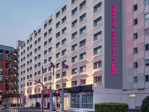 Фасада на хотела, Mercure Paris Porte D'Orleans Hotel in Монруж