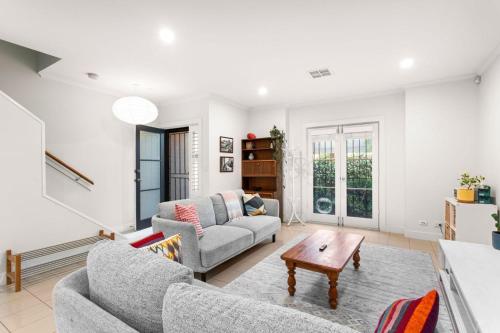 Executive Townhouse Near Heart of Adelaide City in Kent Town