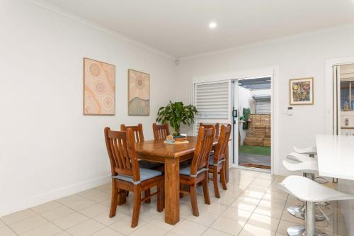Executive Townhouse Near Heart of Adelaide City in Kent Town