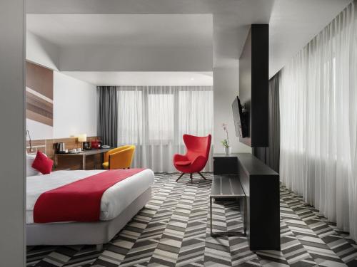 MERCURE BUCHAREST UNIRII Room Type - Deluxe City View Room with King Bed