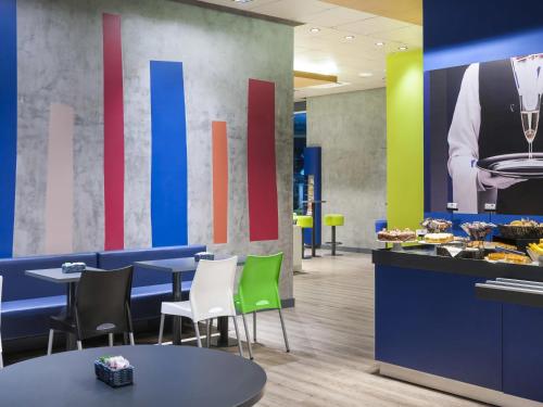 Essen und Erfrischungen, ibis budget Navegantes Itajai in Itajai