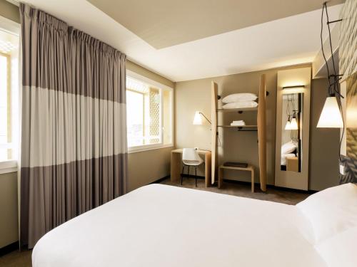 Hotel ibis Lyon Carré de Soie