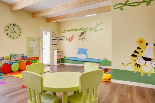 Grupotel Mar de Menorca - image 9