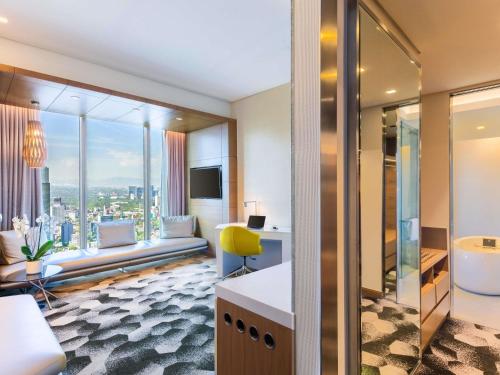 room detail thumbnail 1