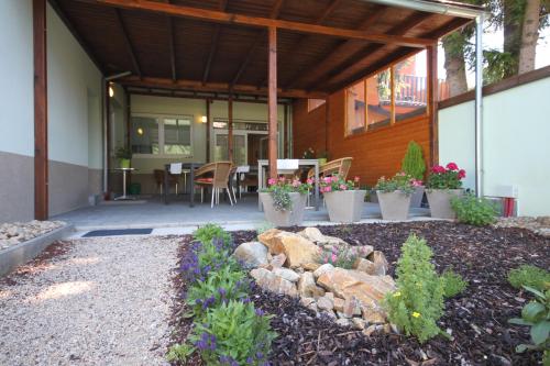 สวน, Penzion Vanessa in ยุนดรอฟ