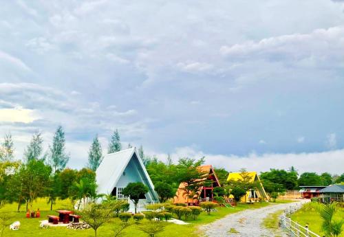 เมาน์เทน เดียร์ รีสอร์ท แอนด์ แคมป์ปิ้ง - พิษณุโลก