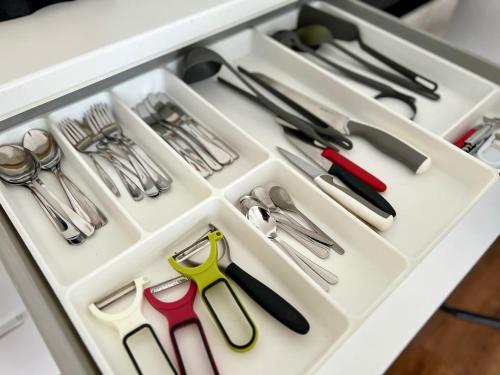 Black Lotus 2 I Downtown Apartment I Free Parking & Fresh Coffee I 24hr Access in Банська Бистриця