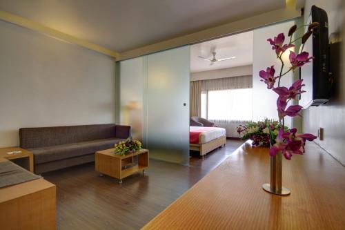 Deluxe Suite image 1