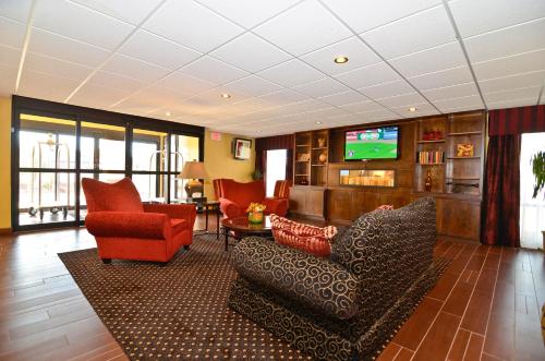 Best Western Plus Parkway Hotel in Alton