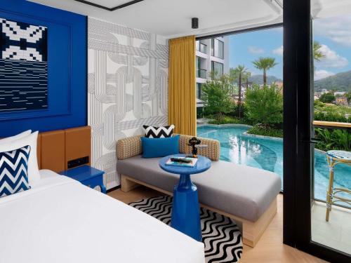 room detail thumbnail 1