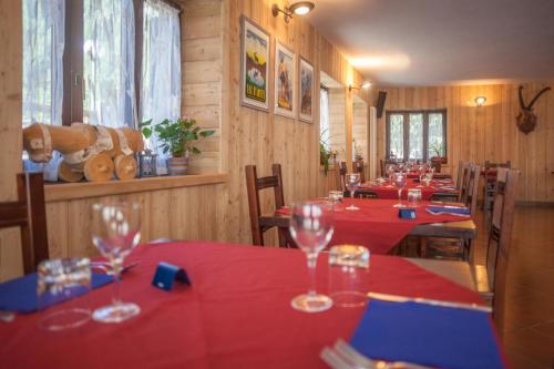 Hotel Camping Grivola in 瓦爾薩瓦倫凱