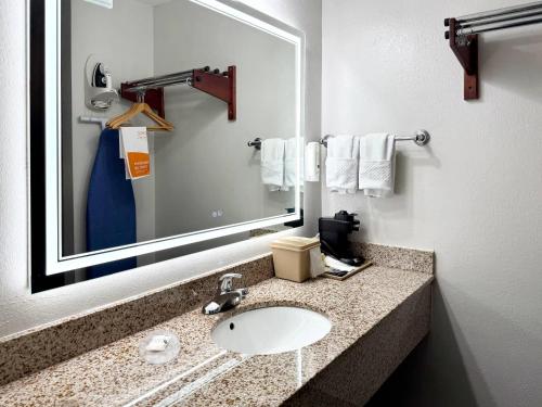 Quality Inn & Suites Greenville I-65 - image 10
