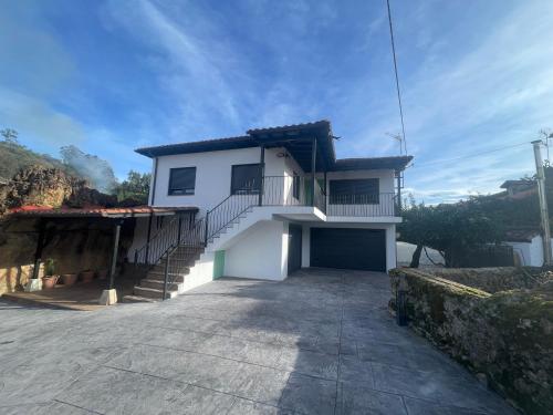 Casa SIDRO, Novales