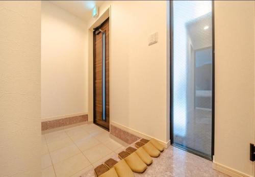 nishiotiai,shinjukustation12 minutes by train