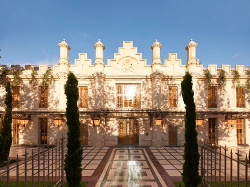 Mondrian Bordeaux Les Carmes – khách sạn tại La Bastide