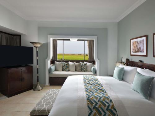 1 king bed, 2 twin beds