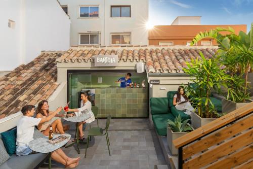 Ban công/sân hiên, Coeo Hernan Ruiz Rooftop Pool Hostel in Málaga