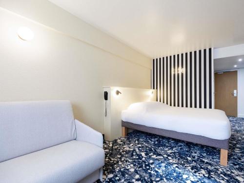 1 double bed, 2 sofa beds