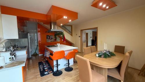 Konyha, Sabina house in Vestec U Prahy