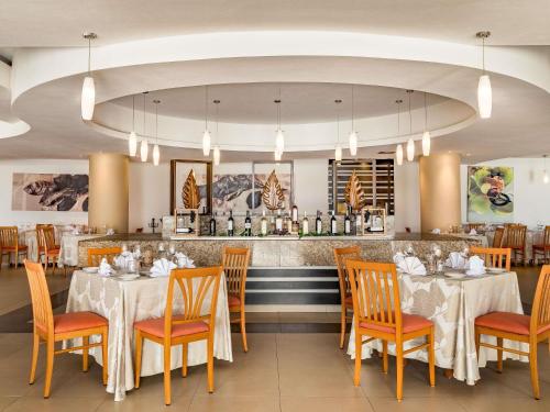 餐廳, Marival Emotions Resort & Suites Riviera Nayarit by Mercure in 新巴利亞塔