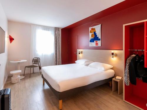 1 queen bed
