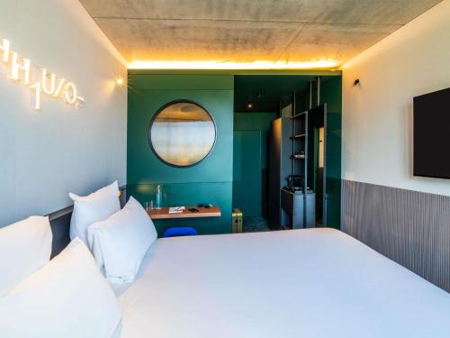1 queen bed