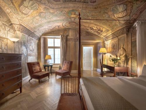 room detail thumbnail 1