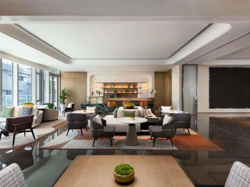 Bar/ Salón, Fashion Town Hotel Shenzhen MGallery Collection in Longhua New District