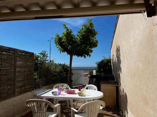 Appartement T2 RDC, Front de Mer, 4 couchages, Les Balcons de la Méditerranée Narbonne Plage