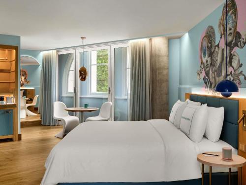 room detail thumbnail 0