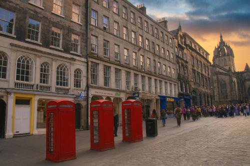 Be in the front row - Royal Mile 3 bedroom apartment - Edinburgh
