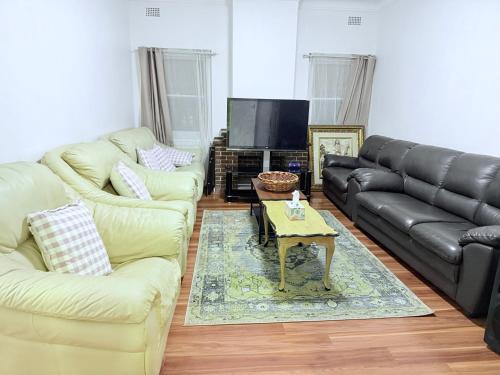 Facilities, Spacious Luxe Rooms - Prime location in Earlwood & close to shops in Marrickville