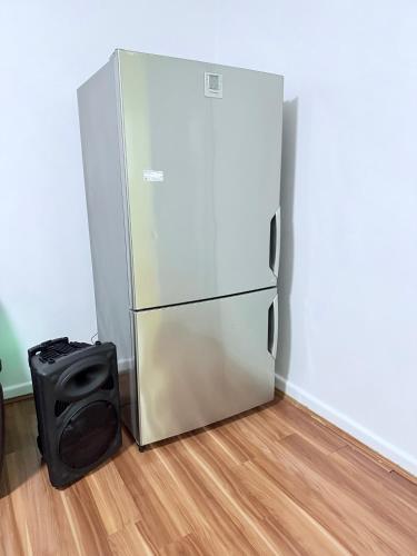 Kitchen, Spacious Luxe Rooms - Prime location in Earlwood & close to shops in Marrickville