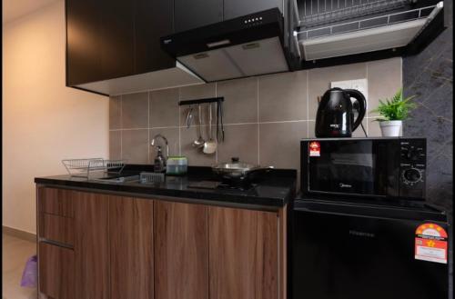 7-10mins subang airport dk impian 2 Room(2-4pax) - image 14
