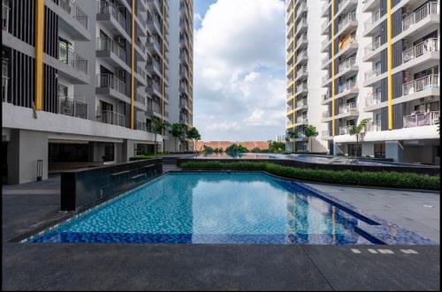 7-10mins subang airport dk impian 2 Room(2-4pax) 