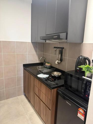 7-10mins subang airport premium luxury studio 2pax - image 12