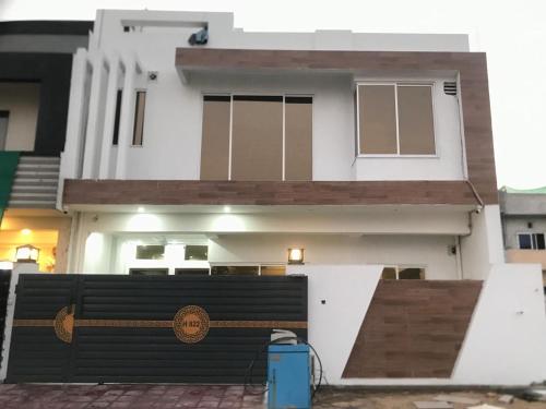 Exterior view, Airport Gateway Guesthouse in Islamabad