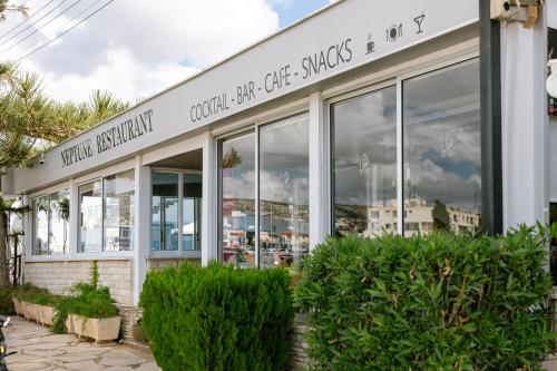 숙소 외관, Neptune Hotel Apartments Paphos in 페이아