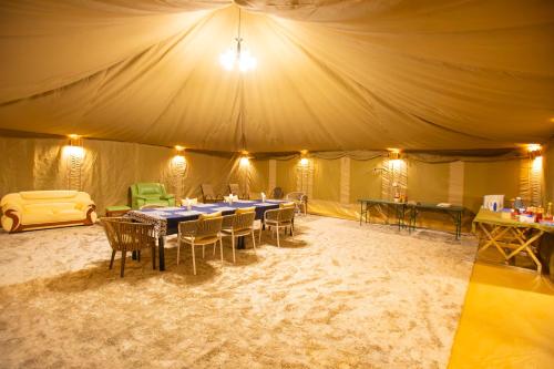 Restorāns, Shibam Campsite in Hedaru