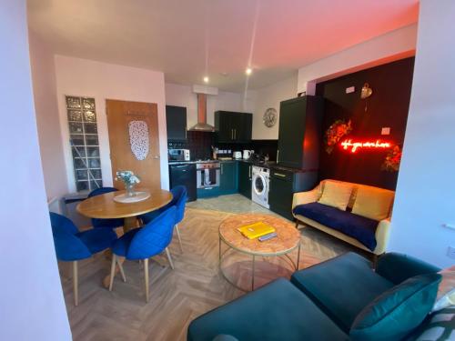 City Apartment - Sleeps 4 & Free Parking - Belfast City Apartment - Sleeps 4 & Free Parking - Belfast