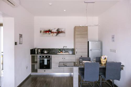 주방, Neptune Hotel Apartments Paphos in 페이아