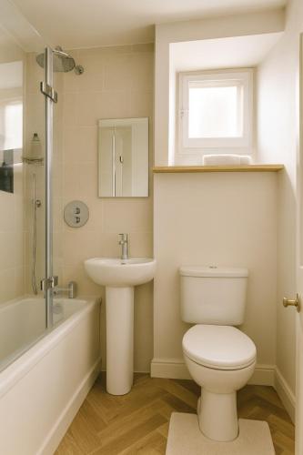 Be in the front row - Royal Mile 3 bedroom apartment - image 2