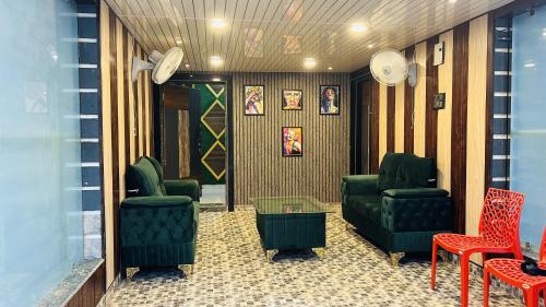 Jagdalpur Mallick Farmhouse 3-Star Single Room pool