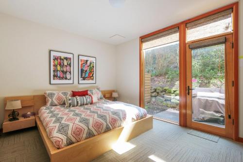 ALOFT-River View-AC-5BR/2.5BA - image 10