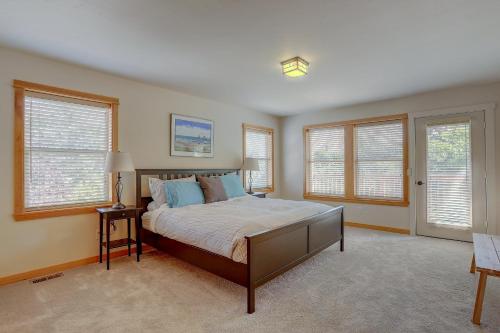 Hutson's Bridgeview **30 Day minimum** - image 10