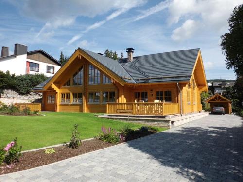 Luxus Blockhaus Willingen - Panoramablick, direkt am Skilift in Willingen, Deutschland