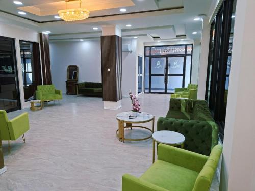 Rey'z Hotel and Suites in 德默拉拉西岸
