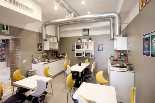Kitchen, New Generation Hostel Santa Maria Maggiore in Rome