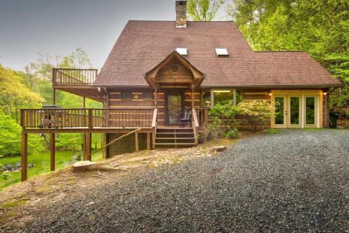 Hidden Creek Cabin in Fleetwood, USA