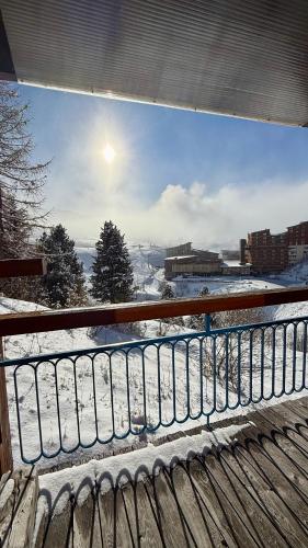 Balcony/terrace, La Perdrix Blanche Appartement moderne Ski aux pieds - Vue panoramique et chambre separee - 4 pers - near Mount Pourri